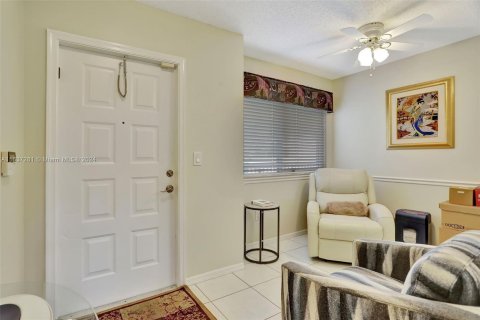 Copropriété à vendre à Tamarac, Floride: 2 chambres, 118.45 m2 № 1316474 - photo 2