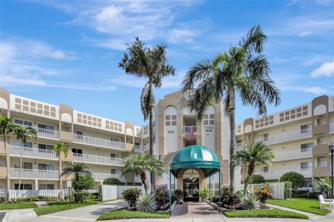 Copropriété à vendre à Tamarac, Floride: 2 chambres, 118.45 m2 № 1316474 - photo 1