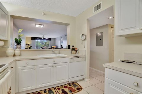 Copropriété à vendre à Tamarac, Floride: 2 chambres, 118.45 m2 № 1316474 - photo 5