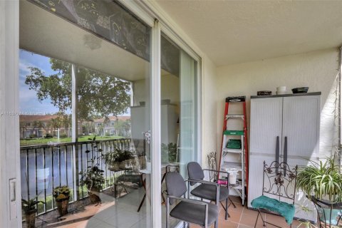 Copropriété à vendre à Tamarac, Floride: 2 chambres, 118.45 m2 № 1316474 - photo 15