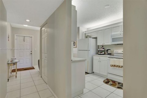 Copropriété à vendre à Tamarac, Floride: 2 chambres, 118.45 m2 № 1316474 - photo 7