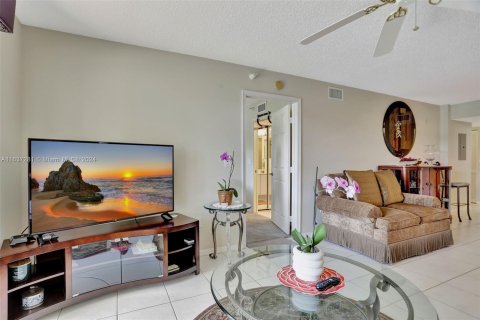 Copropriété à vendre à Tamarac, Floride: 2 chambres, 118.45 m2 № 1316474 - photo 13