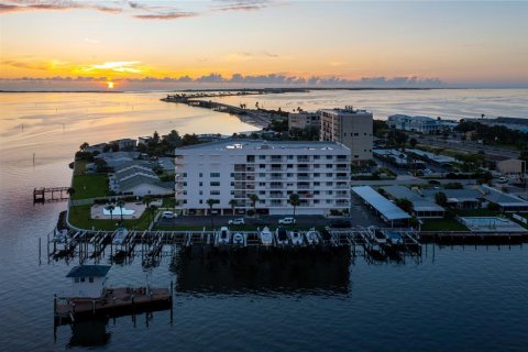 Copropriété à vendre à Dunedin, Floride: 3 chambres, 133.97 m2 № 1368580 - photo 1