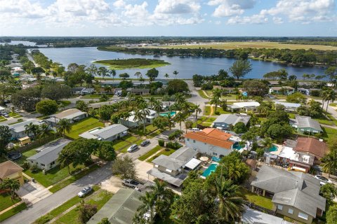 Villa ou maison à vendre à Lake Worth, Floride: 3 chambres, 156.63 m2 № 1121185 - photo 6