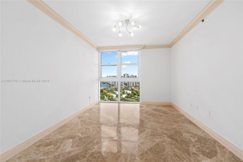 Copropriété à vendre à Sunny Isles Beach, Floride: 3 chambres, 266.07 m2 № 1226420 - photo 21