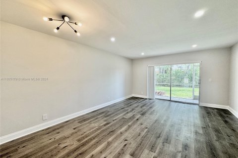 Copropriété à vendre à Coral Springs, Floride: 3 chambres, 99.68 m2 № 1226446 - photo 7