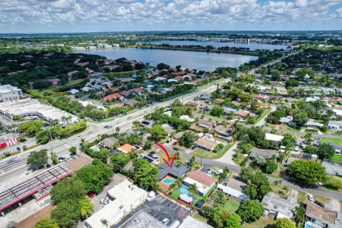 Villa ou maison à vendre à Oakland Park, Floride: 4 chambres, 141.21 m2 № 1207792 - photo 1