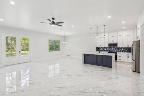 Casa en venta en Eustis, Florida, 4 dormitorios, 185.8 m2 № 1324749 - foto 7