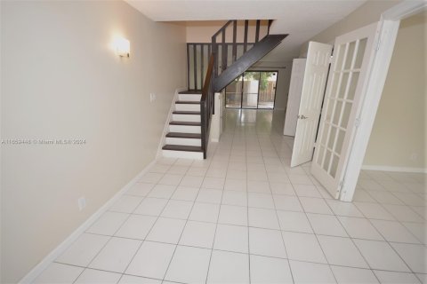 Townhouse in Davie, Florida 3 bedrooms, 134.71 sq.m. № 1364171 - photo 2