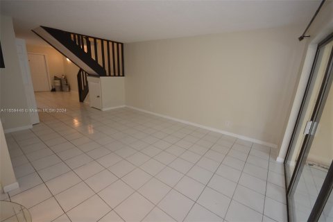 Townhouse in Davie, Florida 3 bedrooms, 134.71 sq.m. № 1364171 - photo 4