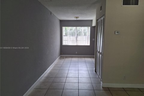 Copropriété à louer à Plantation, Floride: 2 chambres, 87.14 m2 № 1364172 - photo 5