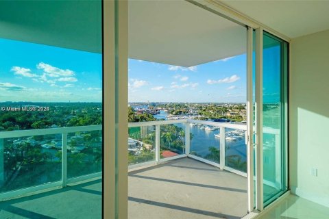 Condo in Miami, Florida, 2 bedrooms  № 1377062 - photo 12