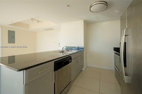 Condo in Miami, Florida, 2 bedrooms  № 1377062 - photo 6