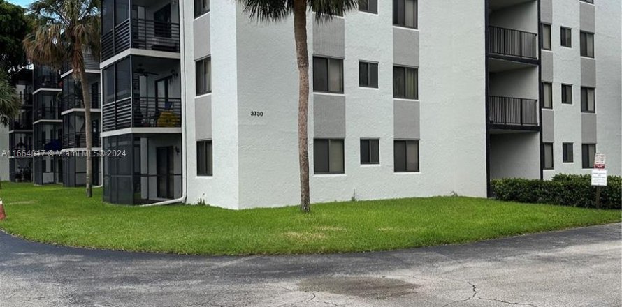 Condo in Sunrise, Florida, 3 bedrooms  № 1377058