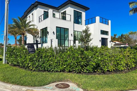 Casa en venta en Surfside, Florida, 6 dormitorios, 353.77 m2 № 1135727 - foto 7