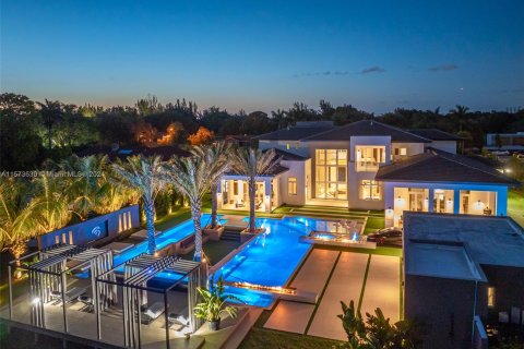 Villa ou maison à vendre à Southwest Ranches, Floride: 6 chambres, 650.41 m2 № 1135682 - photo 2