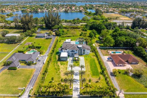 Villa ou maison à vendre à Southwest Ranches, Floride: 6 chambres, 650.41 m2 № 1135682 - photo 8