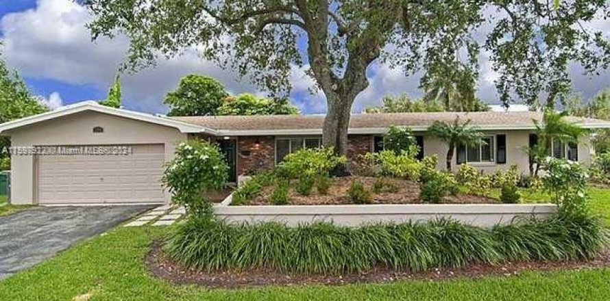 Villa ou maison à Palmetto Bay, Floride 4 chambres, 184.69 m2 № 1181455