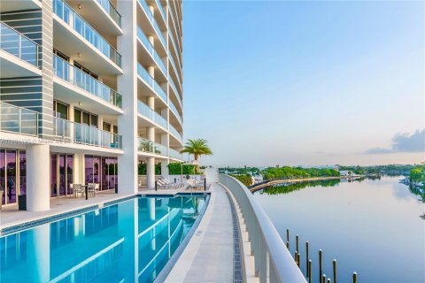 Condo in Fort Lauderdale, Florida, 2 bedrooms  № 1415379 - photo 7