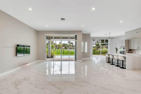 House in Weston, Florida 5 bedrooms, 285.21 sq.m. № 1233665 - photo 5