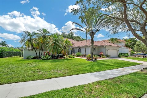 House in Weston, Florida 5 bedrooms, 285.21 sq.m. № 1233665 - photo 4