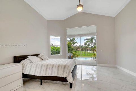 House in Weston, Florida 5 bedrooms, 285.21 sq.m. № 1233665 - photo 27