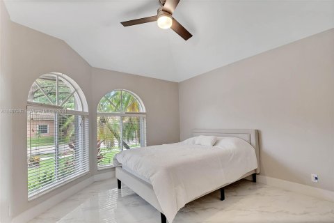 Villa ou maison à vendre à Weston, Floride: 5 chambres, 285.21 m2 № 1233665 - photo 25