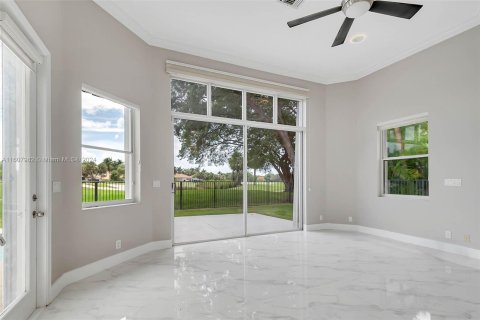 House in Weston, Florida 5 bedrooms, 285.21 sq.m. № 1233665 - photo 8