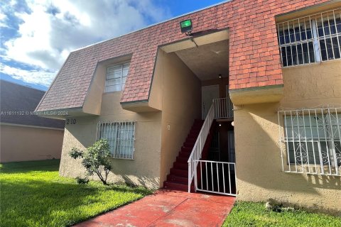 Condo in Miami, Florida, 1 bedroom  № 1233710 - photo 2