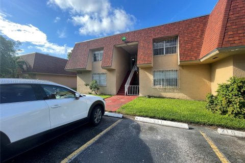 Condo in Miami, Florida, 1 bedroom  № 1233710 - photo 18