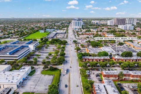 Condo in Miami, Florida, 1 bedroom  № 1233710 - photo 25