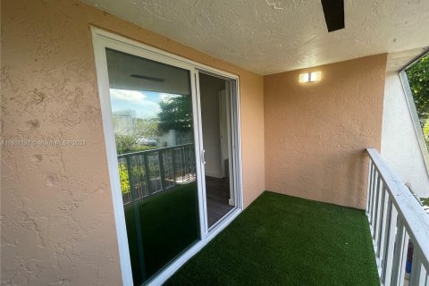 Condo in Miami, Florida, 1 bedroom  № 1233710 - photo 7