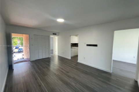 Condominio en venta en Miami, Florida, 1 dormitorio, 71.53 m2 № 1233710 - foto 4