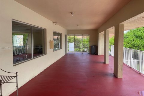 Condo in Miami, Florida, 1 bedroom  № 1233710 - photo 23