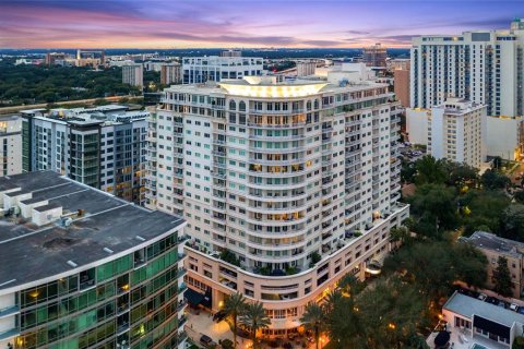 Condo in Orlando, Florida, 1 bedroom  № 1373211 - photo 1