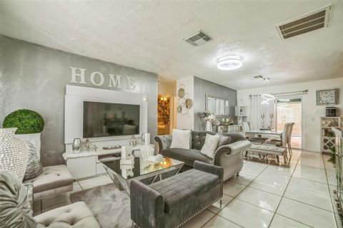 Villa ou maison à vendre à Kissimmee, Floride: 4 chambres, 126.81 m2 № 1366565 - photo 4