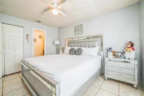 Villa ou maison à vendre à Kissimmee, Floride: 4 chambres, 126.81 m2 № 1366565 - photo 16