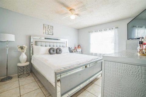 Villa ou maison à vendre à Kissimmee, Floride: 4 chambres, 126.81 m2 № 1366565 - photo 15