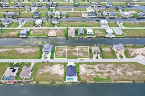 Terreno en venta en Hernando Beach, Florida № 1367873 - foto 1