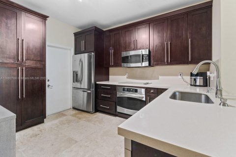 Townhouse in Weston, Florida 2 bedrooms, 105.07 sq.m. № 820855 - photo 24