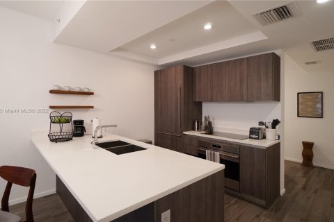 Condominio en alquiler en Miami, Florida, 1 dormitorio, 81.85 m2 № 9737 - foto 10