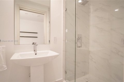 Condominio en alquiler en Miami, Florida, 1 dormitorio, 81.85 m2 № 9737 - foto 19