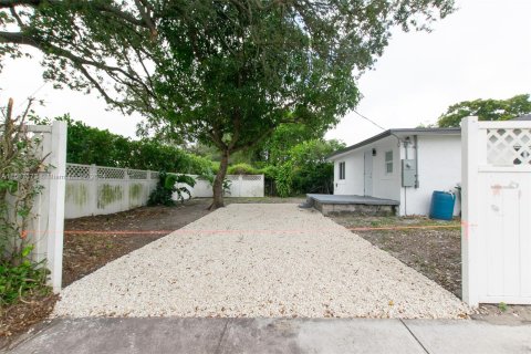 Casa en venta en Miami, Florida, 4 dormitorios № 1436963 - foto 17