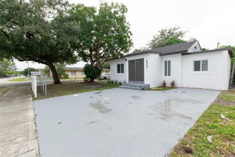 Casa en venta en Miami, Florida, 4 dormitorios № 1436963 - foto 2