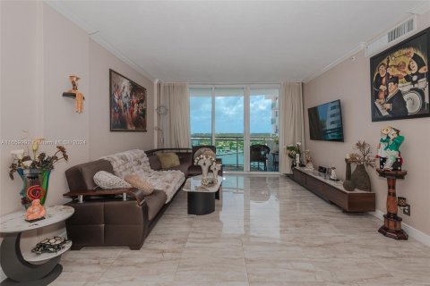 Condominio en venta en Hollywood, Florida, 1 dormitorio, 75.9 m2 № 1365571 - foto 5