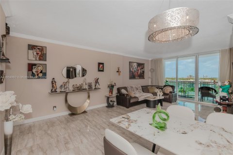 Copropriété à vendre à Hollywood, Floride: 1 chambre, 75.9 m2 № 1365571 - photo 3