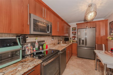 Copropriété à vendre à Hollywood, Floride: 1 chambre, 75.9 m2 № 1365571 - photo 15