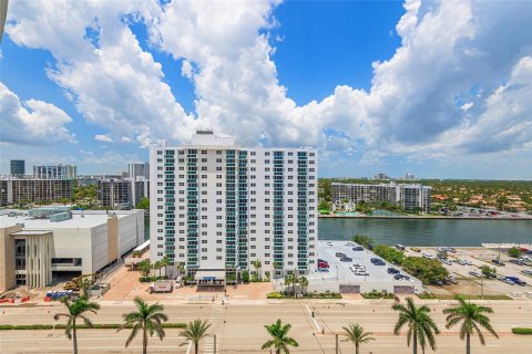 Condominio en venta en Hollywood, Florida, 1 dormitorio, 75.9 m2 № 1365571 - foto 26