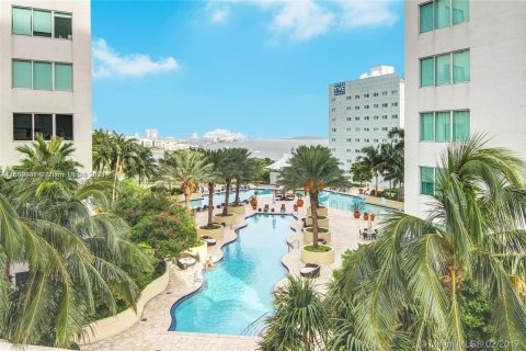 Condo in Miami, Florida, 1 bedroom  № 1365569 - photo 17