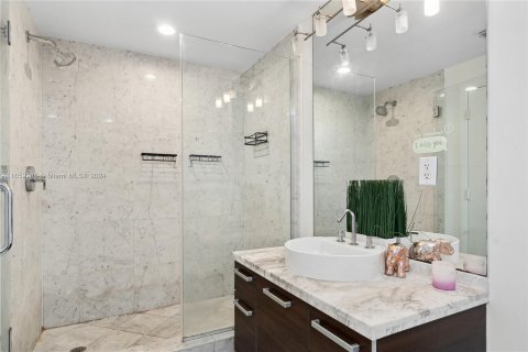 Condominio en venta en Miami, Florida, 1 dormitorio, 74.88 m2 № 1365569 - foto 10